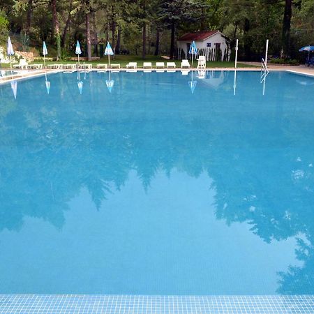 耶斯特 Balneario De Tus酒店 外观 照片