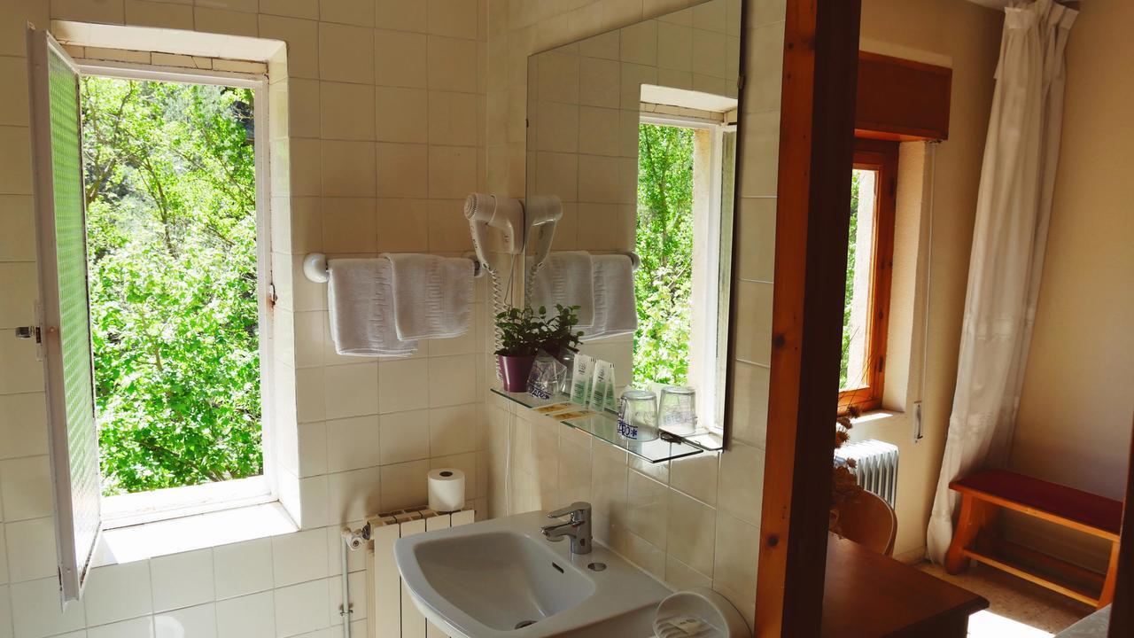 耶斯特 Balneario De Tus酒店 外观 照片